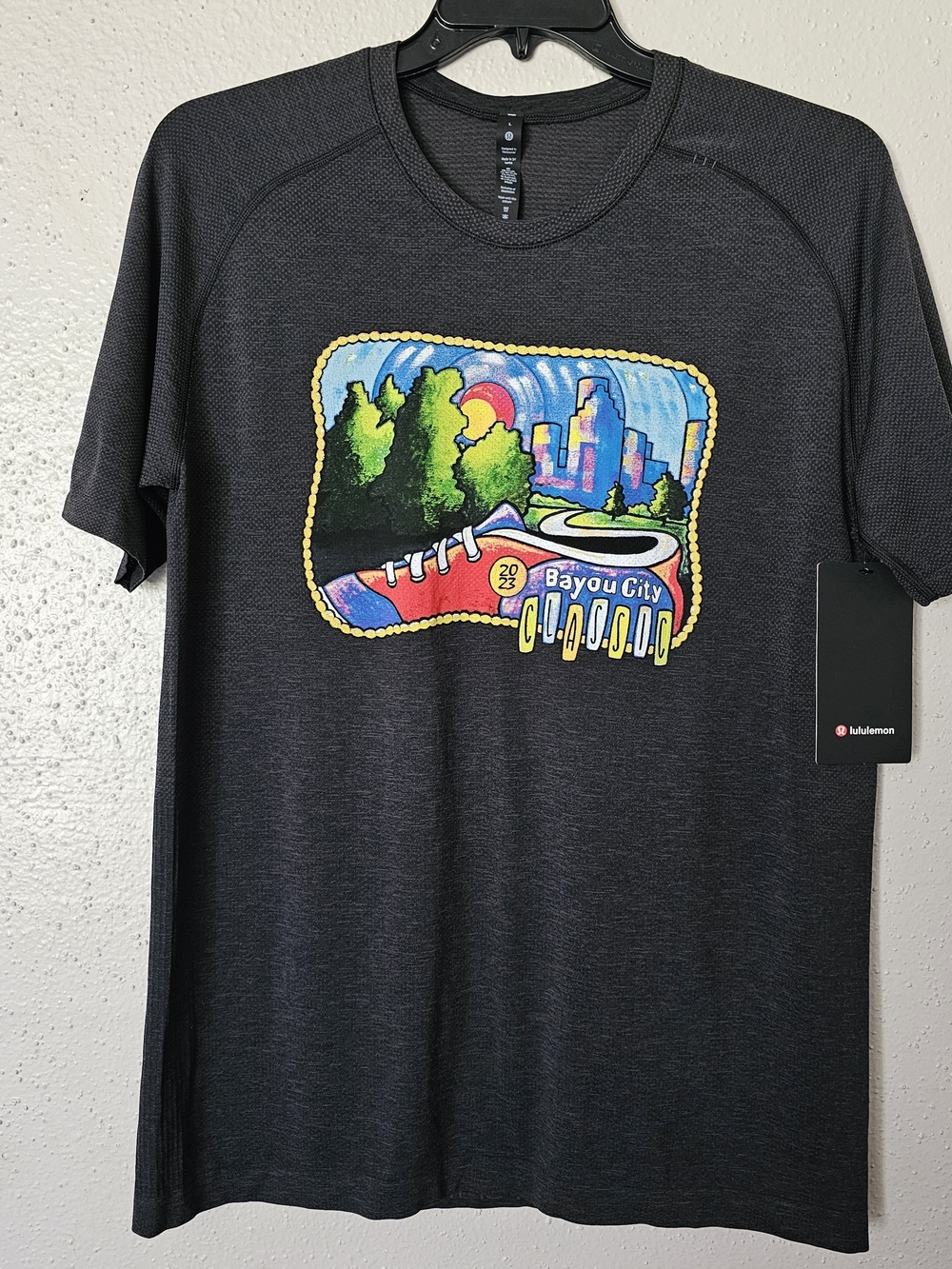 Lululemon athletica Men’s Gray Graphic Performance Tee Bayou City Design Large